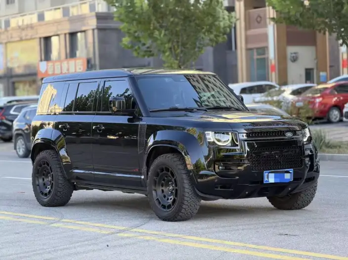 Land Rover Defender 2023 Model 110 5.0T V8