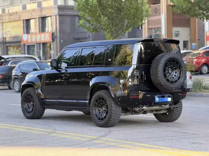 Land Rover Defender 2023 Model 110 5.0T V8