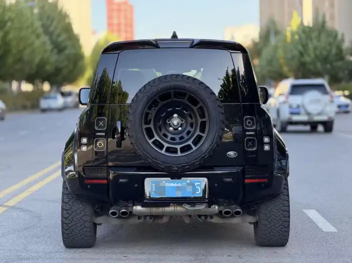 Land Rover Defender 2023 Model 110 5.0T V8 – фото 5
