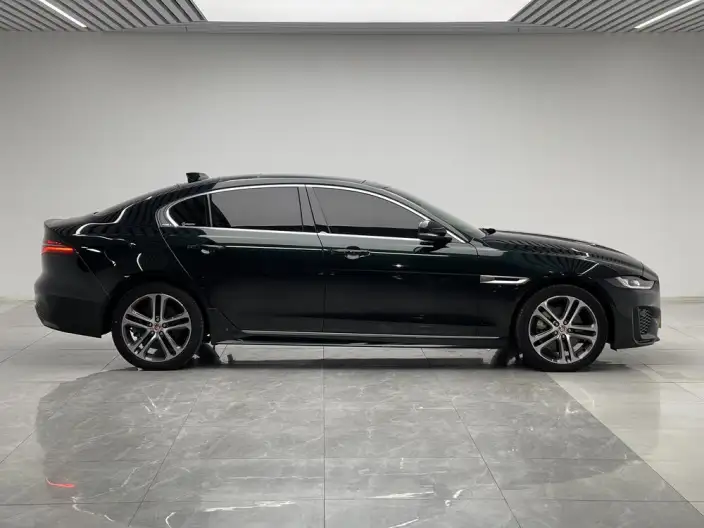 Jaguar XE L 2023 Model 2.0T 250PS R-DYNAMIC S Enterprising Sports Edition – фото 8