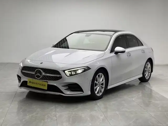 Mercedes-Benz A-class 2022 Model Facelift A 200 L Sports sedan Fashion Edition – фото 1