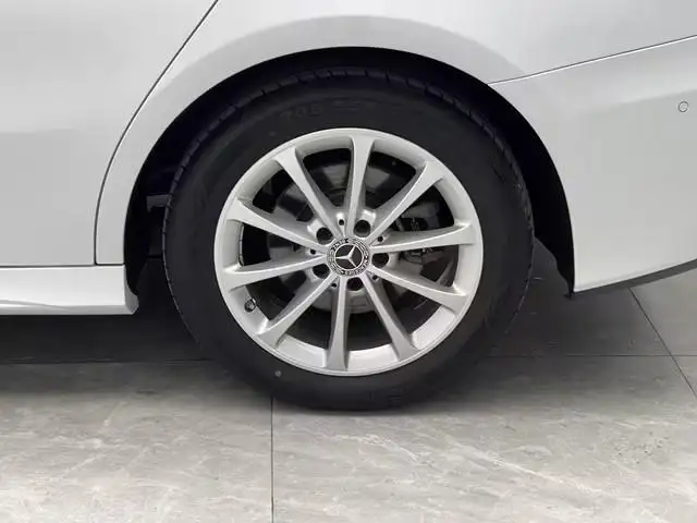 Mercedes-Benz A-class 2022 Model Facelift A 200 L Sports sedan Fashion Edition – фото 9