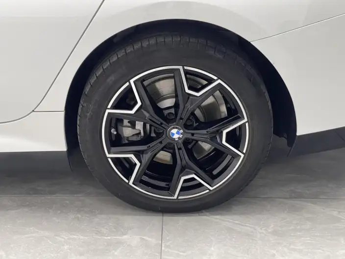 BMW i3 2025 Model eDrive40L Night Set – фото 9