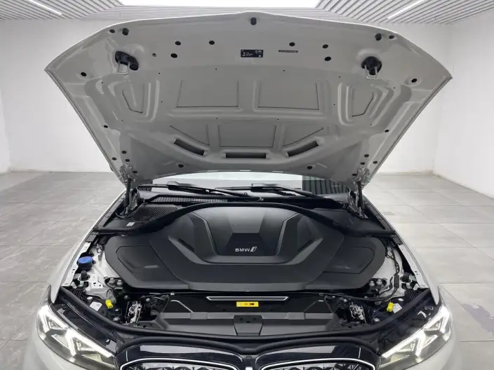 BMW i3 2025 Model eDrive40L Night Set – фото 10