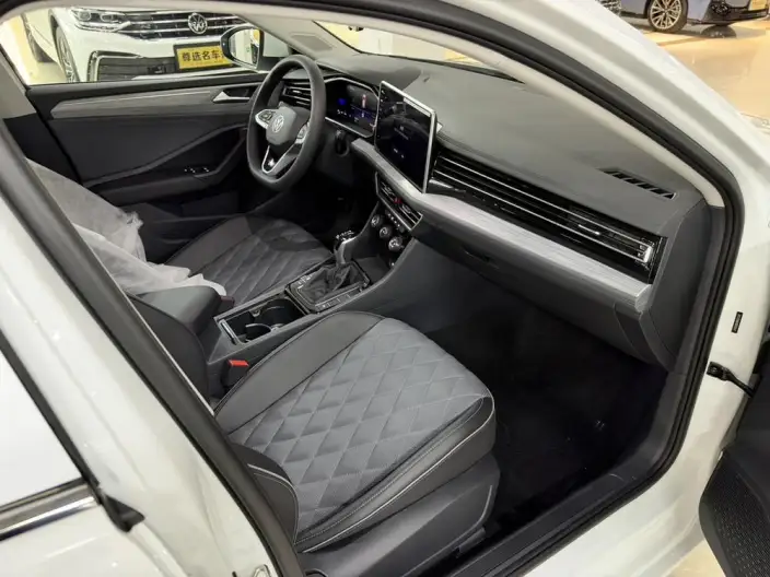 Volkswagen Sagitar 2024 Model 300TSI DSG Beyond Edition – фото 8