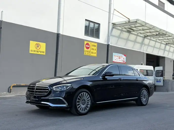 Mercedes-Benz E-Class 2022 Model E 300 L Luxury Model sedan – фото 1
