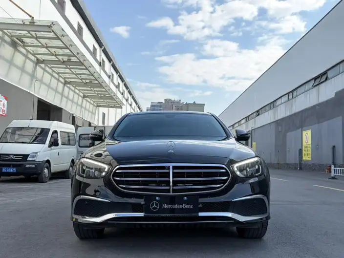 Mercedes-Benz E-Class 2022 Model E 300 L Luxury Model sedan – фото 2