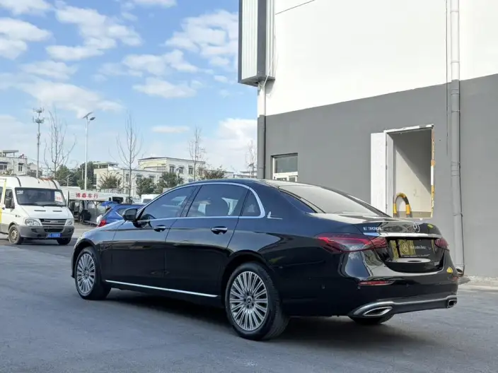 Mercedes-Benz E-Class 2022 Model E 300 L Luxury Model sedan – фото 5