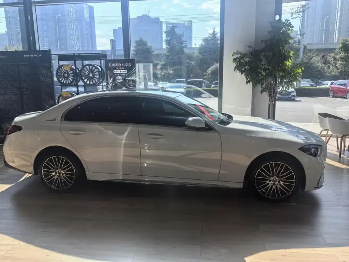 Mercedes-Benz C-Class 2025 Model C 260 L Sports Edition – фото 3