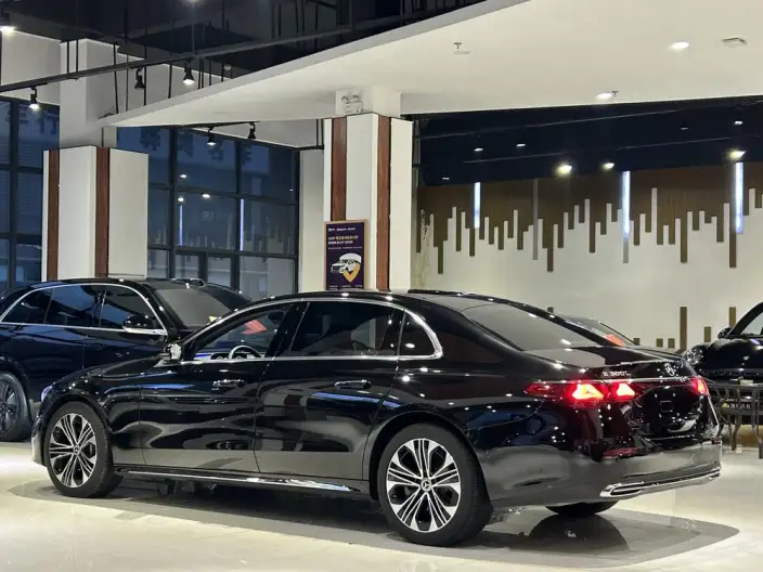 Mercedes-Benz E-Class 2026 Model E 300 L Luxury Model sedan – фото 4