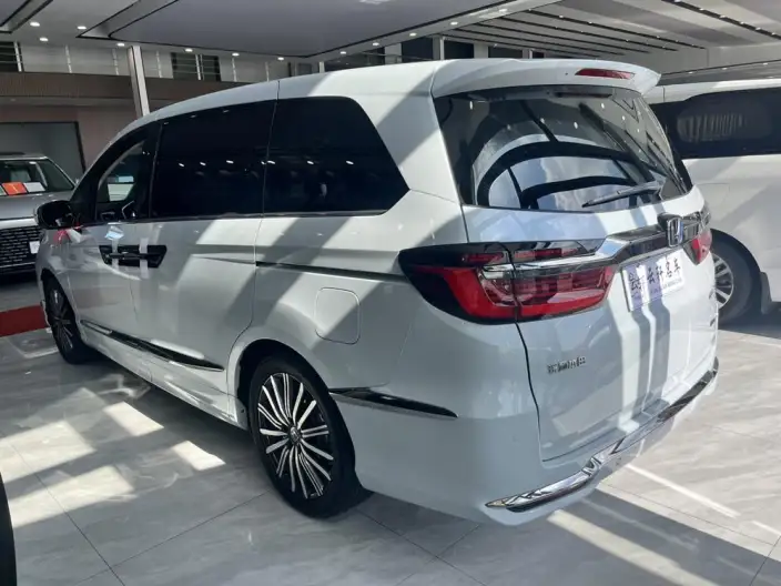 Honda Elysion 2024 Model 2.0L e:HEV Deluxe Edition – фото 4