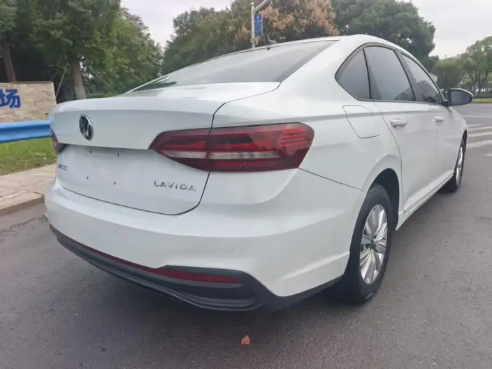 Volkswagen Lavida 2023 Model 1.5L Automatic Manyi Edition – фото 6