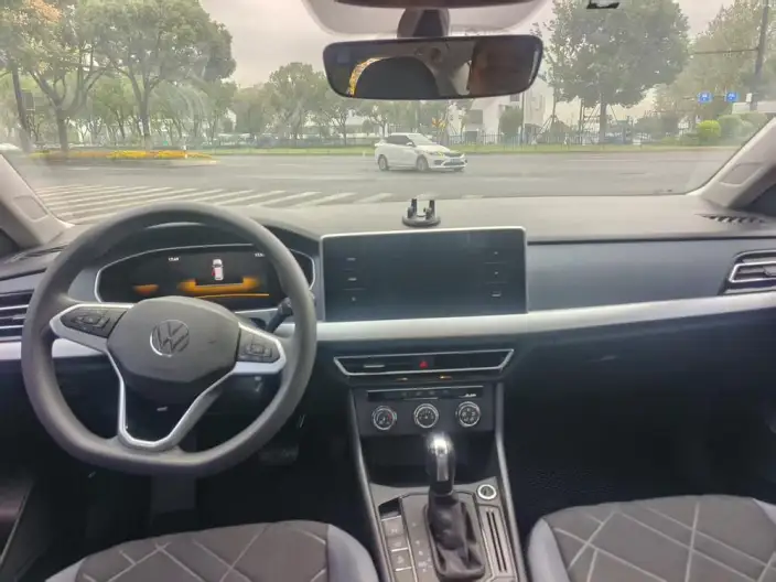 Volkswagen Lavida 2023 Model 1.5L Automatic Manyi Edition – фото 9