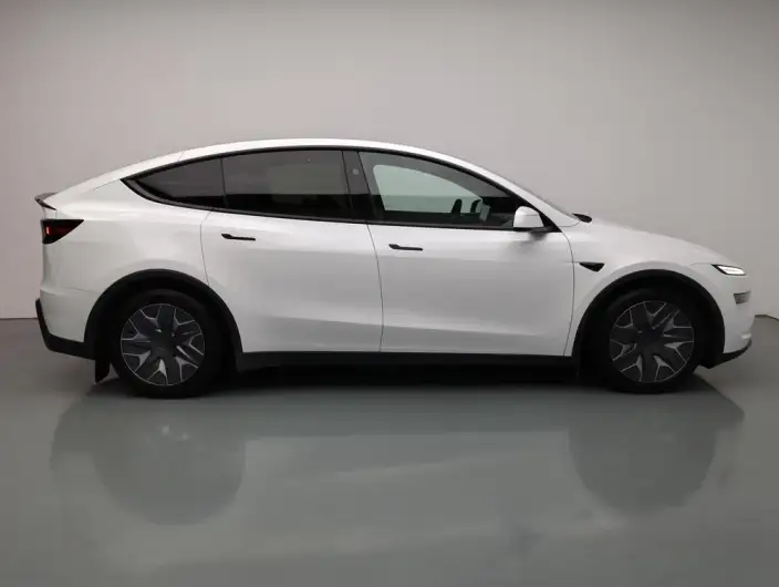 Model Y L 2026 Model Standard Edition – фото 8