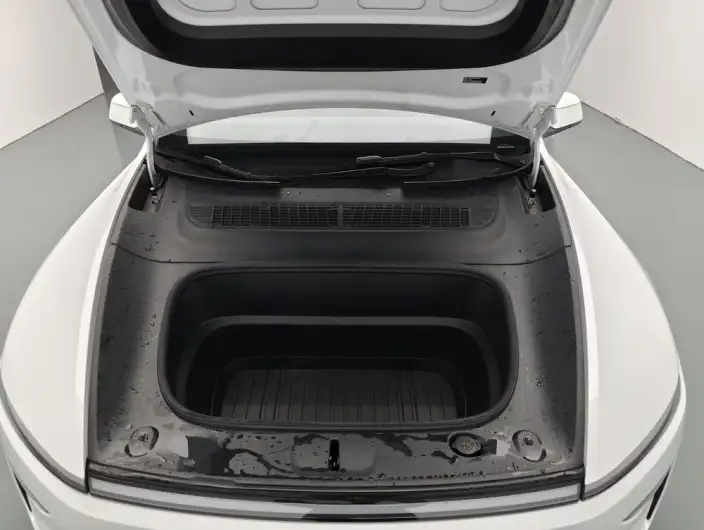 Model Y L 2026 Model Standard Edition – фото 10