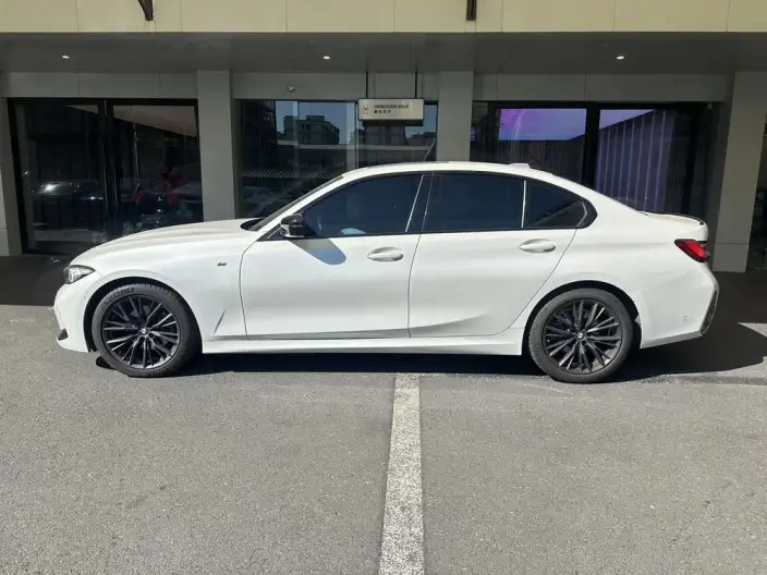 BMW 3 Series 2023 Model 325i M Sports Night Set – фото 3
