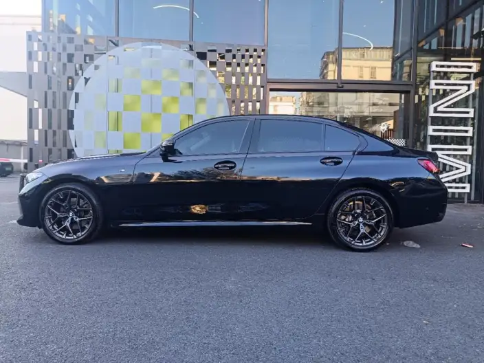 BMW 3 Series 2025 Model 330Li M Sports Night Set – фото 3