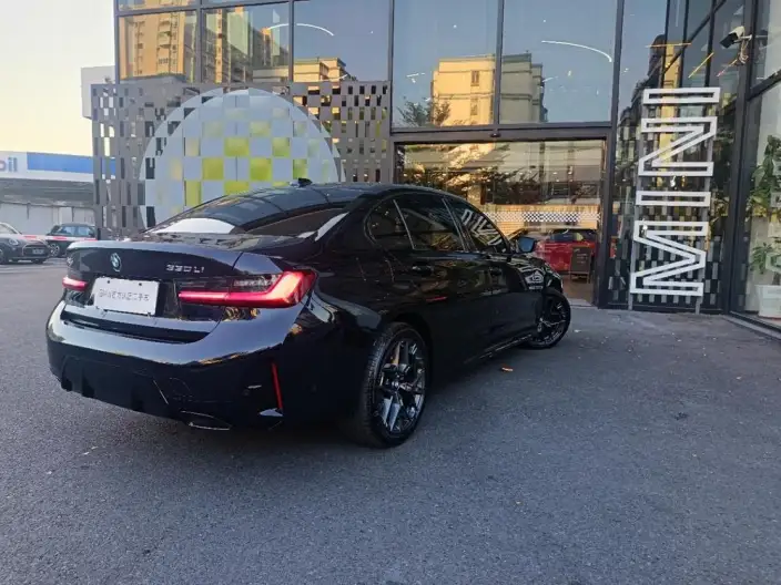 BMW 3 Series 2025 Model 330Li M Sports Night Set – фото 5