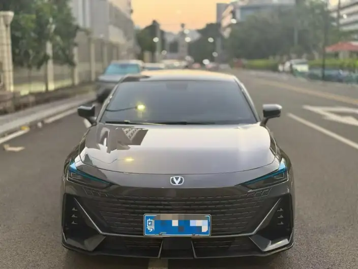 Changan UNI-V 2022 Model 1.5T Noble Model