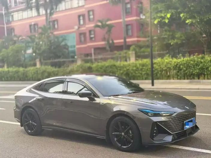 Changan UNI-V 2022 Model 1.5T Noble Model