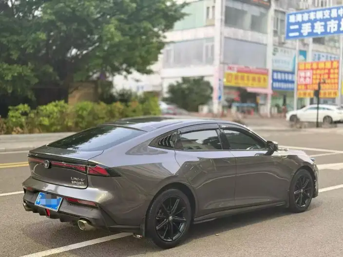 Changan UNI-V 2022 Model 1.5T Noble Model – фото 6
