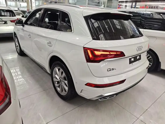 Audi Q5L 2022 Model Facelift 40T Luxury Dynamic Model – фото 3