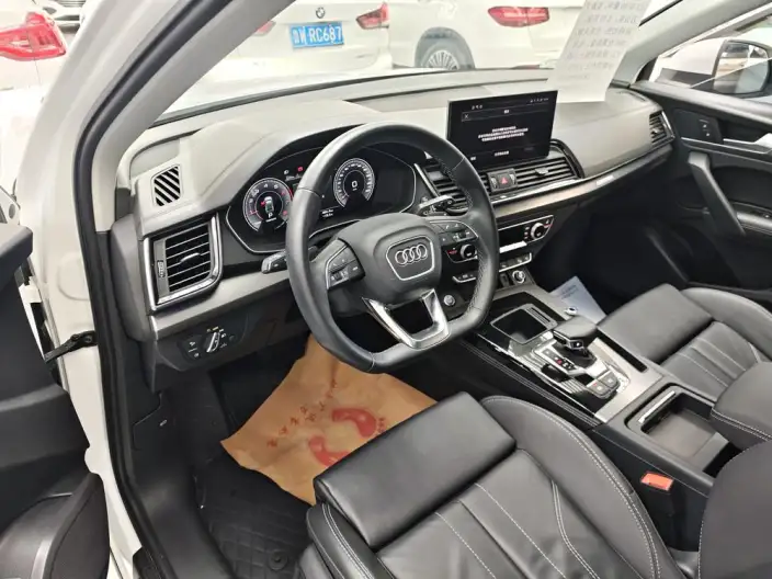 Audi Q5L 2022 Model Facelift 40T Luxury Dynamic Model – фото 7