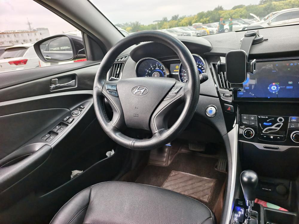 Hyundai Sonata 8th Gen 2013 модификация 2.4L автоматическое Premium Edition National V – фото 17