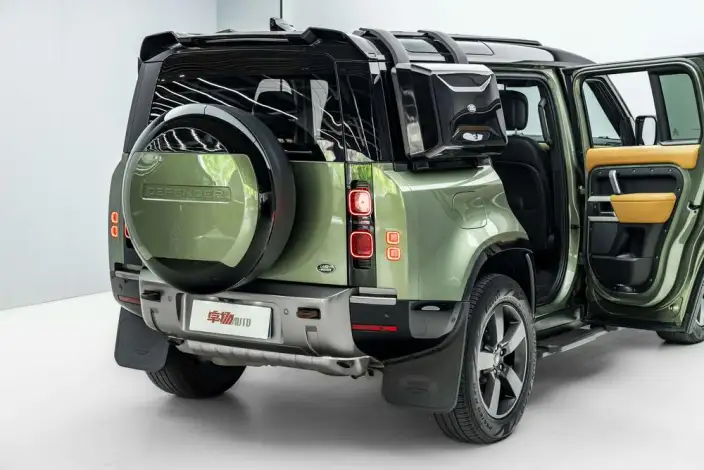 Land Rover Defender 2023 Model Facelift 110 P400 X-Dynamic HSE – фото 10