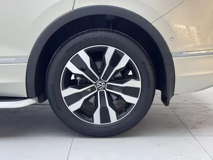 Volkswagen Tiguan L 2023 Model 330TSI 2WD R-Line Enjoy the version more – фото 9