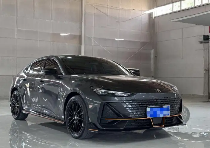 Changan UNI-V 2022 Model 1.5T Sports Edition
