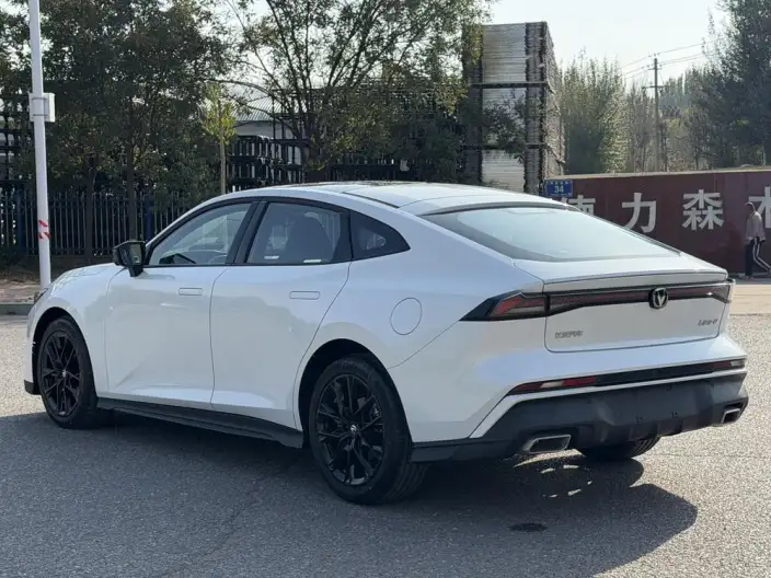 Changan UNI-V 2025 Model 1.5T 500Bar Noble Model