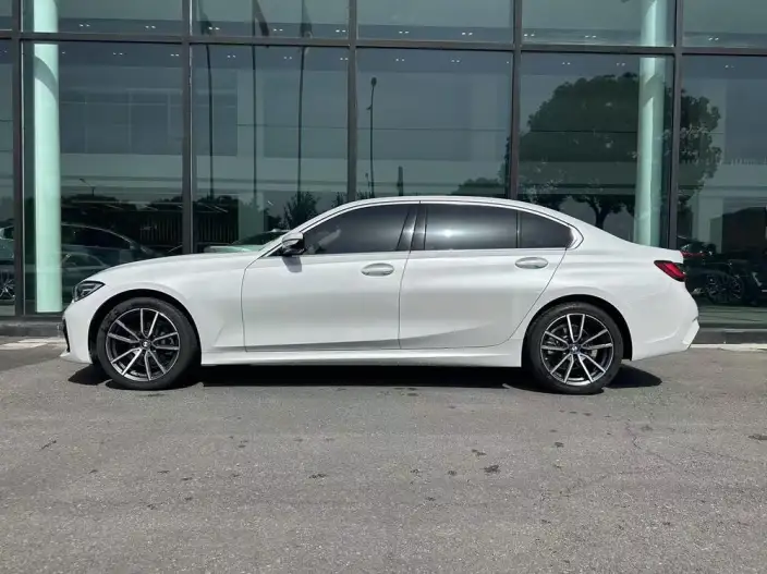 BMW 3 Series 2022 Model 320Li M Sports Set – фото 3