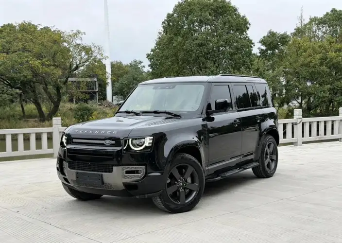 Land Rover Defender 2024 Model 110 3.0T P400 X-Dynamic HSE