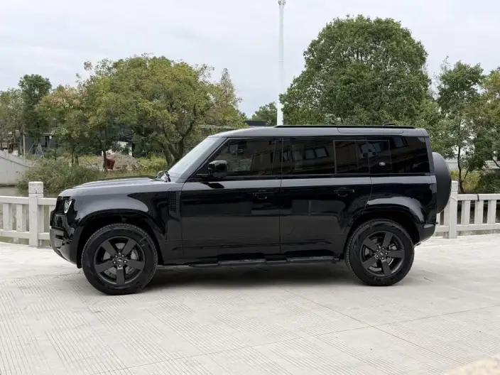 Land Rover Defender 2024 Model 110 3.0T P400 X-Dynamic HSE
