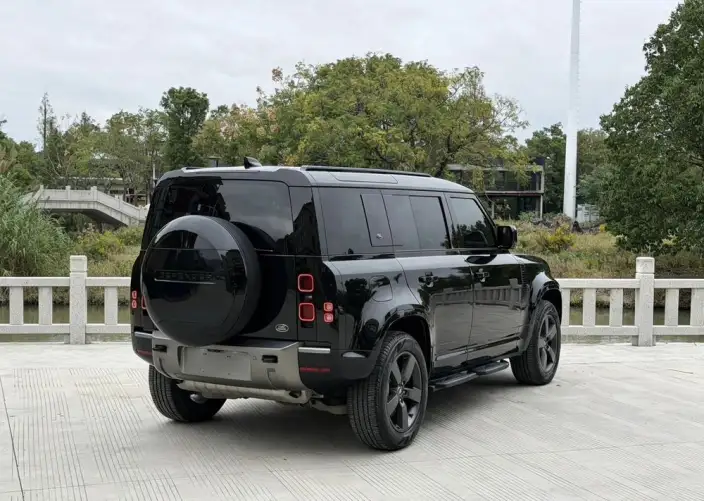 Land Rover Defender 2024 Model 110 3.0T P400 X-Dynamic HSE