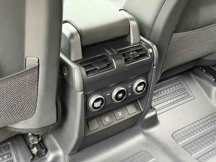 Land Rover Defender 2024 Model 110 3.0T P400 X-Dynamic HSE – фото 8