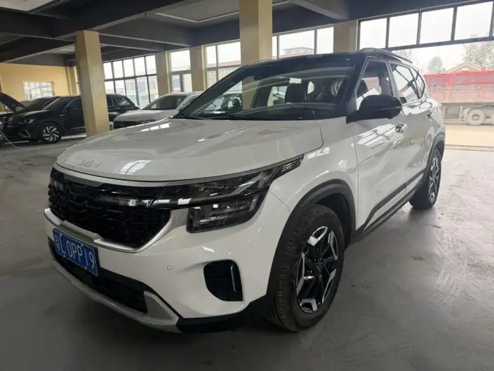 Kia Seltos 2023 Model 1.5L IVT Premium Edition – фото 1