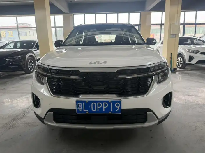 Kia Seltos 2023 Model 1.5L IVT Premium Edition – фото 2