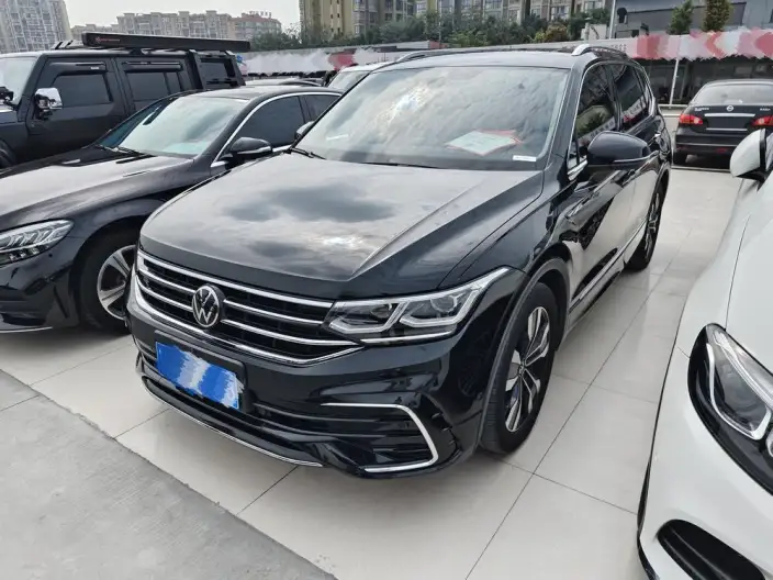 Volkswagen Tiguan L 2022 Model 330TSI Automatic 2WD R-Line Ultimate Edition – фото 1