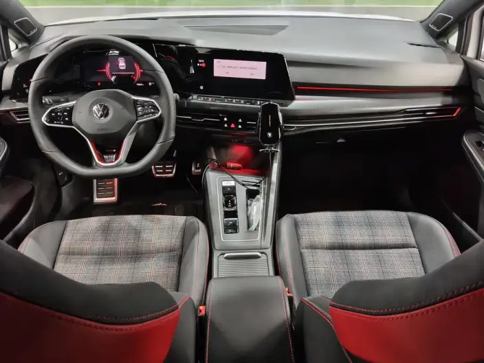 Volkswagen Golf GTI 2023 Model 380TSI DSG GTI – фото 6