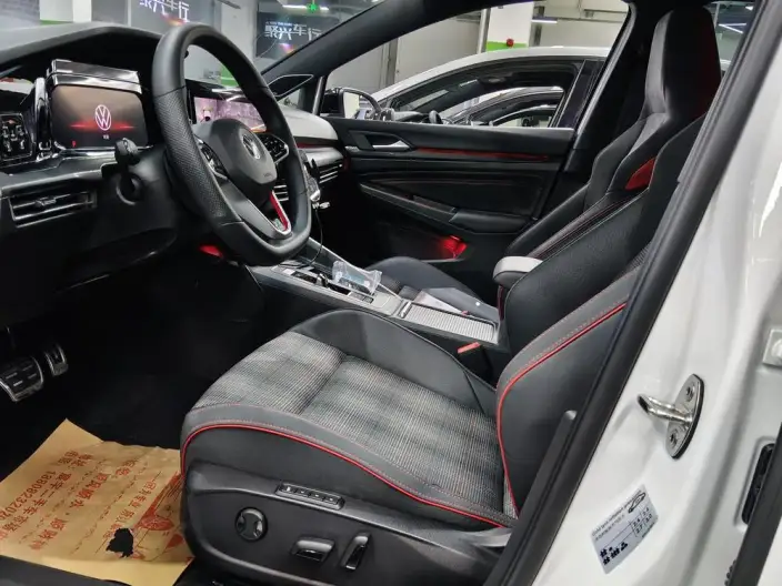 Volkswagen Golf GTI 2023 Model 380TSI DSG GTI – фото 9