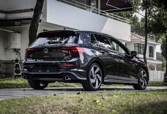 Volkswagen Golf GTI 2021 Model 380TSI DSG GTI – фото 6