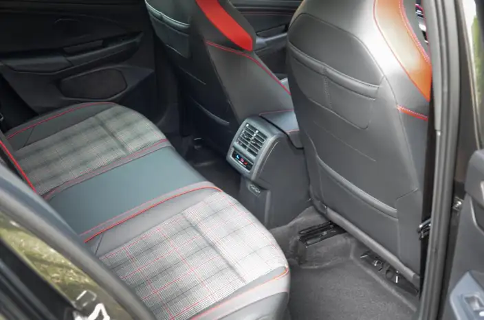 Volkswagen Golf GTI 2021 Model 380TSI DSG GTI – фото 7