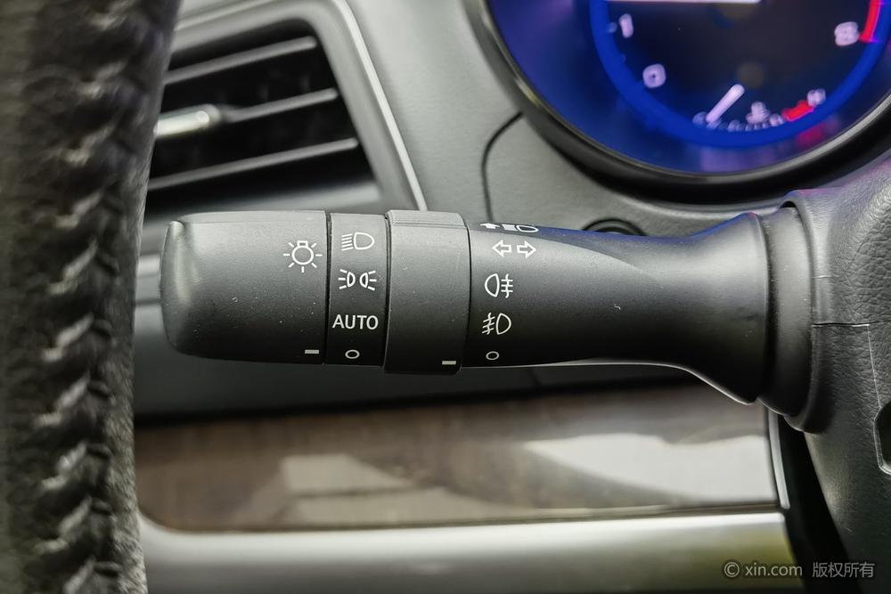 Subaru Outback 2016 модификация 2.5i Luxury Навигация Edition – фото 16
