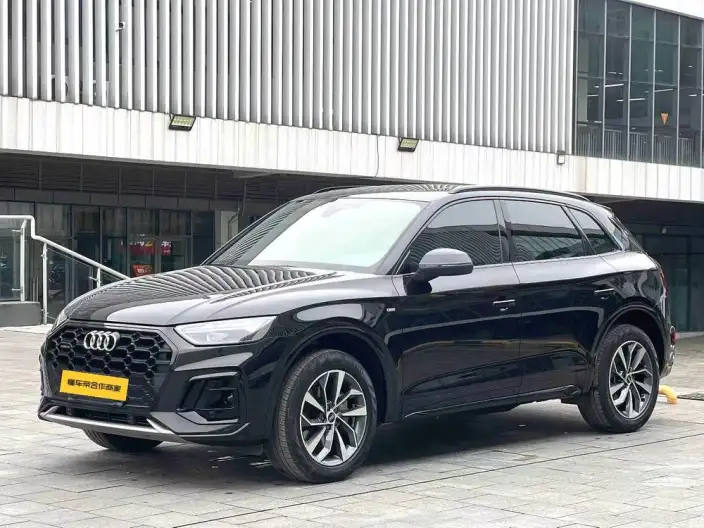 Audi Q5L 2023 Model 40T Luxury Dynamic Model – фото 1