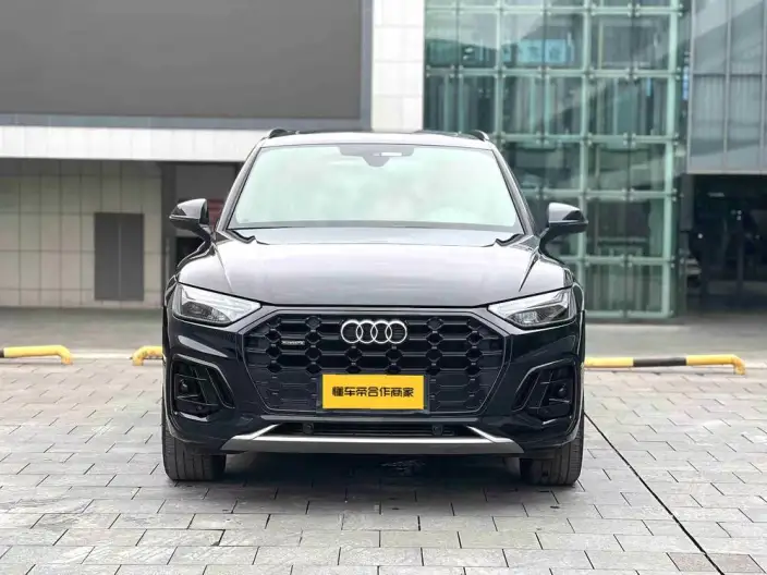 Audi Q5L 2023 Model 40T Luxury Dynamic Model – фото 2