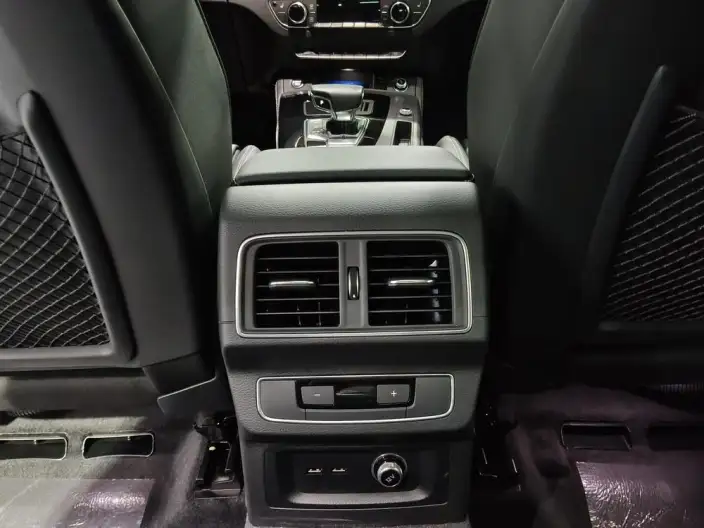 Audi Q5L 2023 Model 40T Luxury Dynamic Model – фото 7