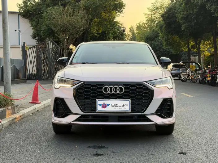 AUDI Q3 Sportback 2022 Model 40 TFSI Fashion Model – фото 2