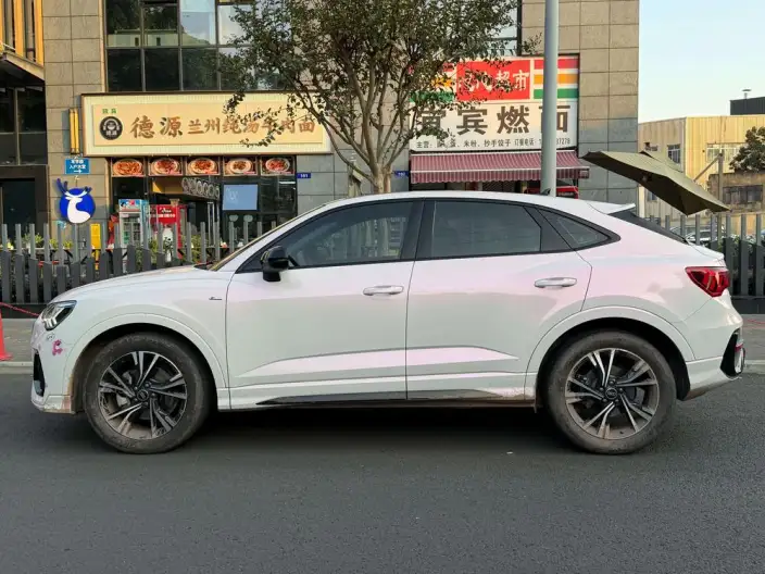 AUDI Q3 Sportback 2022 Model 40 TFSI Fashion Model – фото 3